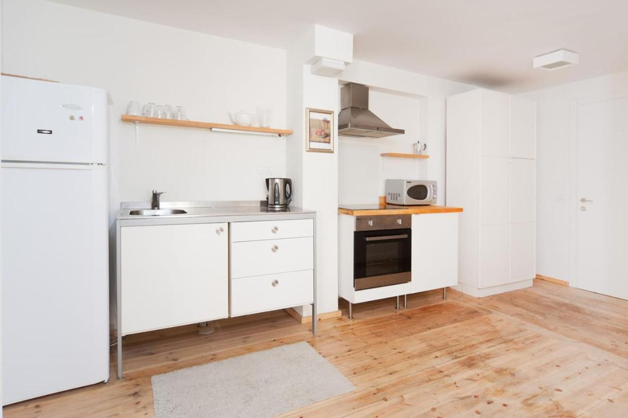 Stylish W Balcony In The Very Center And Shelter By Sea N' Rent Apartment *